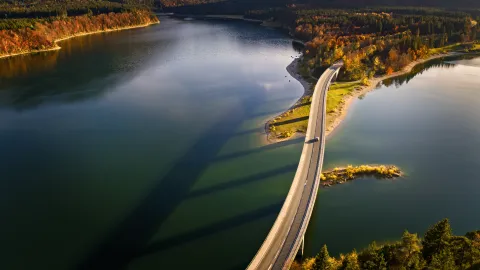 Decarbonizing the automotive industry: a holistic challenge