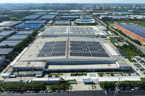 FORVIA : l’usine de Yancheng reconnue comme “Lighthouse Factory” par le Forum Économ…